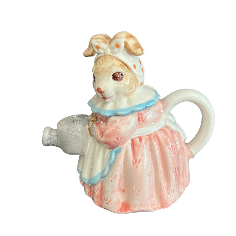 Vintage bunny teapot